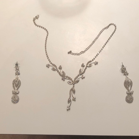 Jewelry - Picture 1 of 3